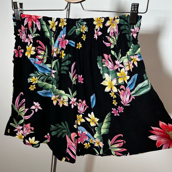ZARA Floral Print Shorts - Picture 3 of 5